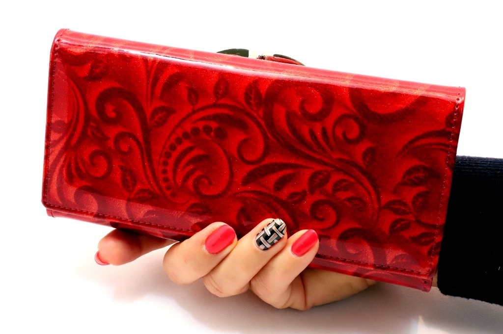 Страхотно червено дамско портмоне естествена кожа, лак, перфектен подарък в  Портфейли, портмонета в гр. Силистра - ID26925854 — Bazar.bg