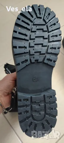 нови черни къси ботуши с цип отстрани подплатени , снимка 6 - Дамски ботуши - 47914661