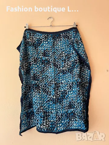 Шал в син цвят с уникален десен на марката InWear 🩵💙