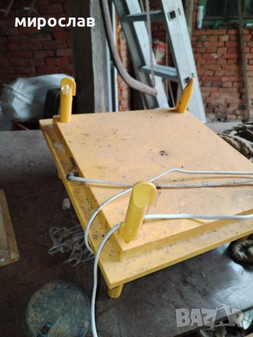 Изкуствена квачка за пилета излюпени, с инкубатор