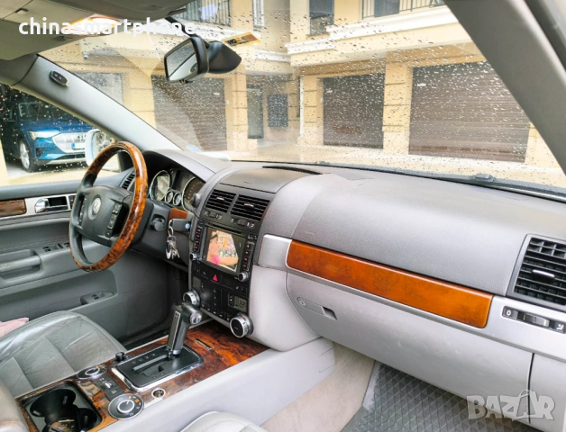 VW Touareg 3.0 TDI 4x4 ЛИЧЕН, Кожа-НОВИ ГУМИ и акумулатор., снимка 8 - Автомобили и джипове - 54066336