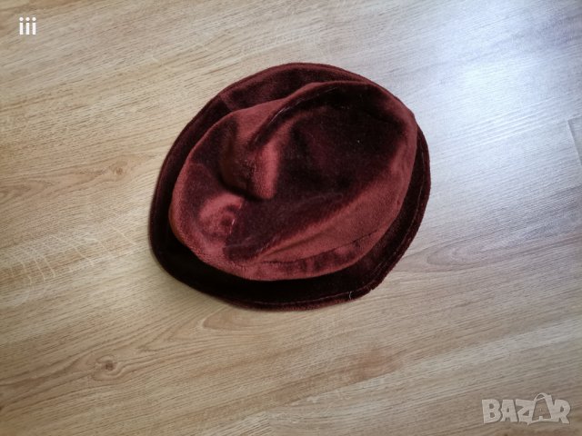 Кафява шапка от плюш с периферия, снимка 5 - Шапки - 34913448