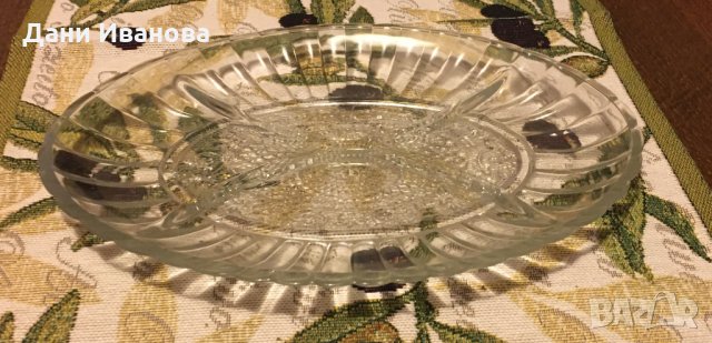 Овална стъклена ордьовърна чиния с 4 отделения, снимка 4 - Чинии - 31389529