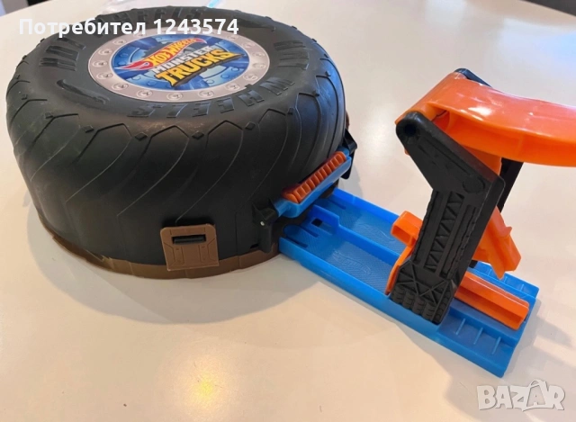 HOT WHEELS Monster Trucks Автомобилна гума за каскади, снимка 2 - Коли, камиони, мотори, писти - 54170498