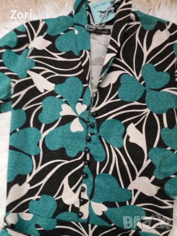 УНИКАЛНО КРАСИВА рокля с лъскави перлени цветове ХС размер , снимка 2 - Рокли - 36838884