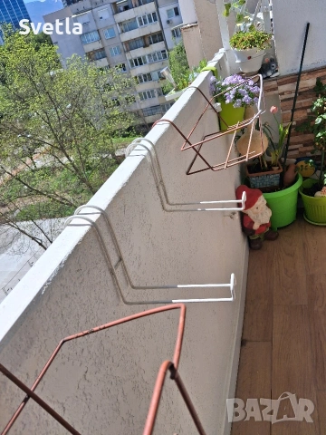 Стойки за сандъчета за цветя