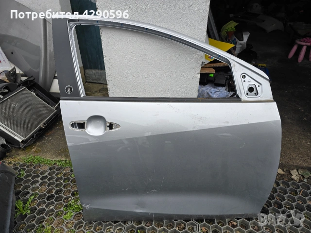 Врата предна дясна за Toyota Yaris 4 след 2020г. / Ярис 
