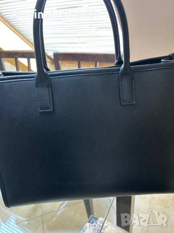 ❤️Чисто нова чанта, оригинална на GUESS!❤️, снимка 2 - Чанти - 54147196