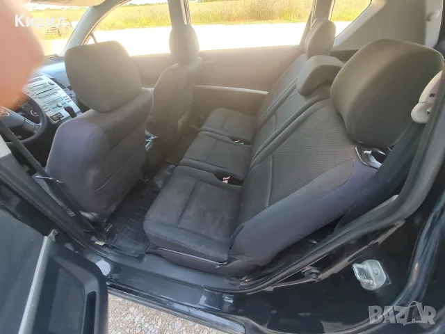 Toyota Corolla Verso, снимка 9 - Автомобили и джипове - 56333645