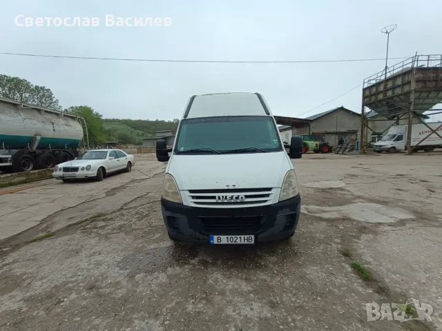 Пътнически бус Iveco 35S12 – отличен за превоз