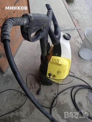 Накуп уреди от Австрия 1 бус компютри монитори бюра столове кафемашини ТV стари Рутери и др.уреди, снимка 5 - Работни маси и бюра - 52892632