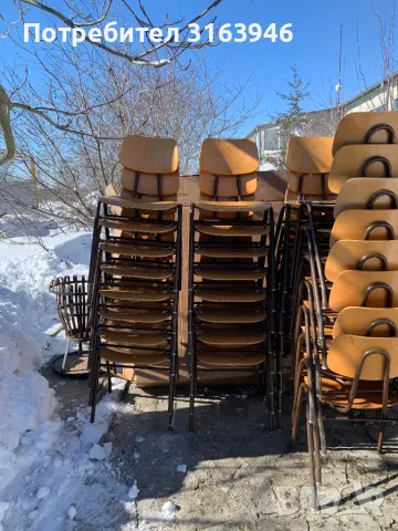 ПОД НАЕМ 150 броя дървени столове с метални крака , снимка 2 - Столове - 49295981