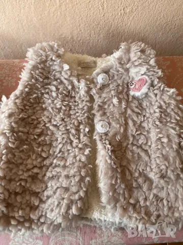 Детско елече , снимка 4 - Детски якета и елеци - 49990346