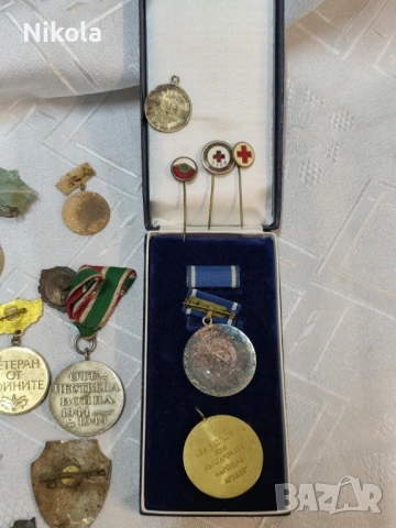 ЛОТ ЕМАЙЛИРАНИ ЗНАЦИ, МЕДАЛИ ОРДЕНИ, снимка 6 - Антикварни и старинни предмети - 53122246