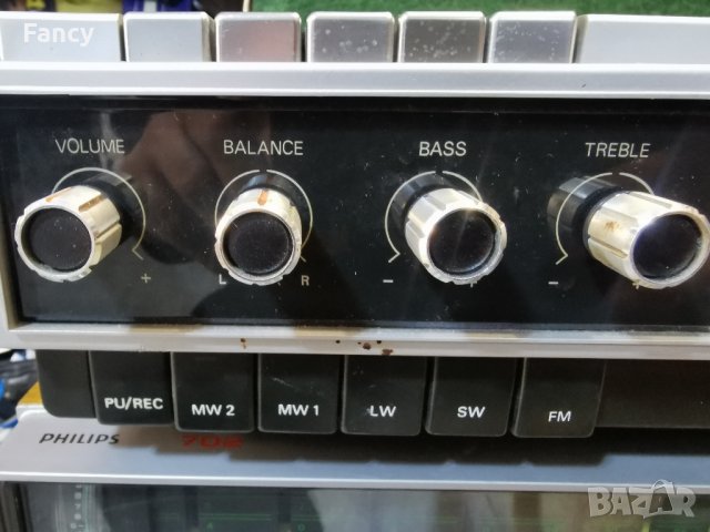Радио касетофон Philips 811 , снимка 12 - Радиокасетофони, транзистори - 42701539