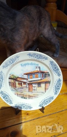 Порцеланова сувенирна чиния "Копривщица", снимка 4 - Декорация за дома - 37522891