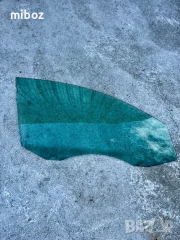 Стъкло странично Фолксваген Пасат VW Passat b6