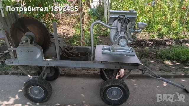 Бензинова резачка за дърва.