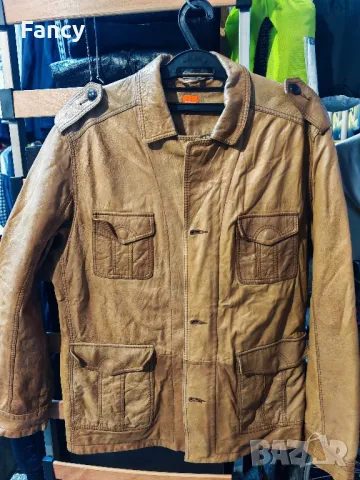 Оригинално кожено яке Hugo Boss/XL, снимка 2 - Якета - 48068640