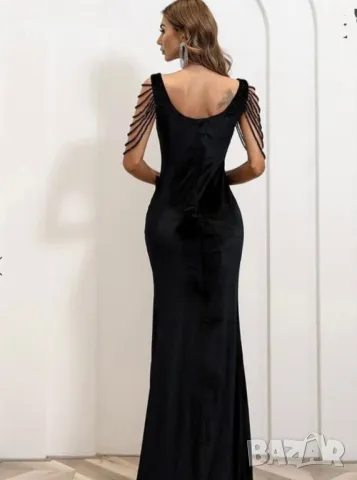 За празничните вечери! Елегантна дълга рокля от черно кадифе , снимка 2 - Рокли - 48468081