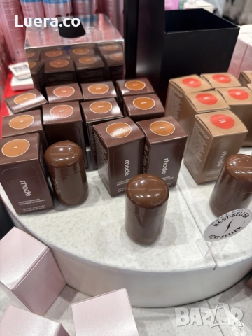 Порьчки от официалния Rhode и Sephora
Великобритания, оригинална козметика, грим, skincare, гланцове, снимка 9 - Декоративна козметика - 56139866