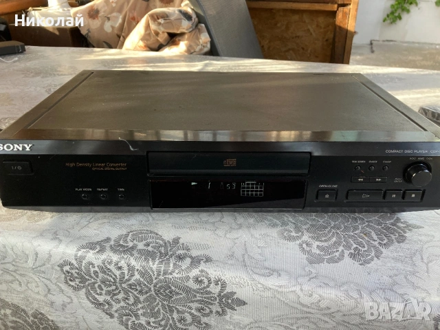 Продавам Sony CDP-XE 220