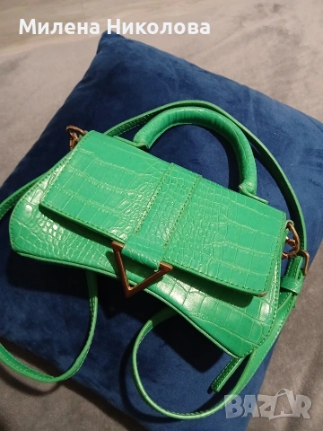 Малка чанта цвят мента