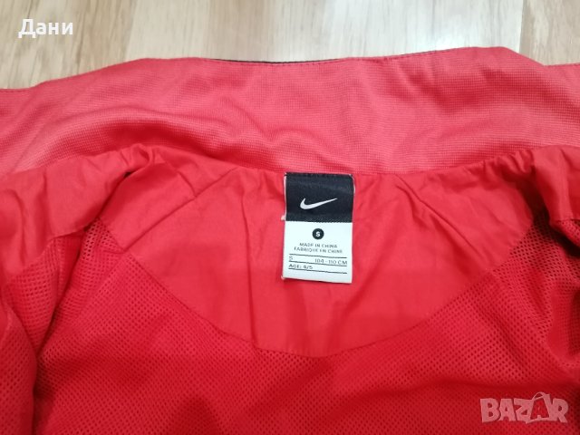 Детско пролетно/есенно яке Nike, снимка 7 - Детски якета и елеци - 36607211