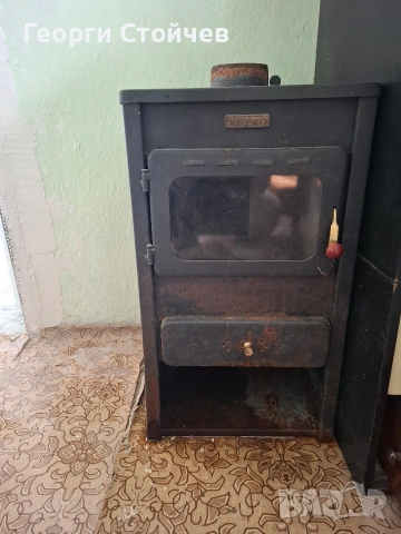 Продават се три броя печки-камини заедно с буриите към тях