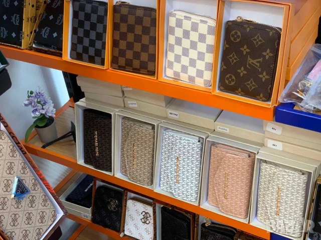 портмонета в кутия karl lagerfeld ysl saint laurent guess prada pinko MCM chanel , снимка 3 - Портфейли, портмонета - 50999464