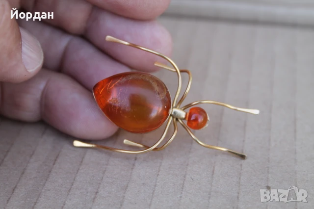 Позлатена кехлибарена брошка, снимка 10 - Други - 50874606