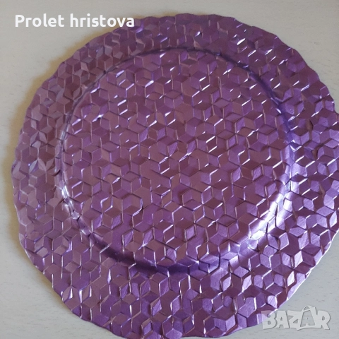 Красив и елегантен поднос-чиния