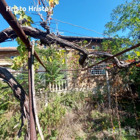 Къща в с. Макариополско до изхода на магистралата Варна - Търговище, снимка 5 - Къщи - 53895690