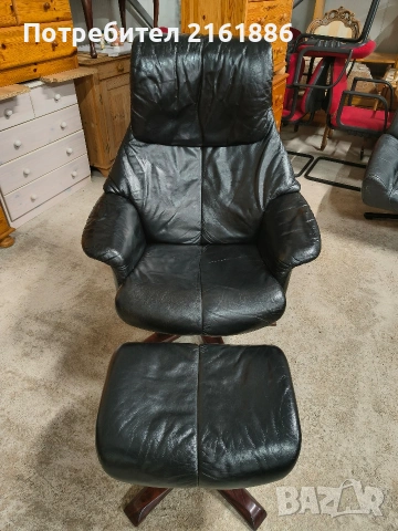3992 Relax кресло с отоманка от естествена кожа в отлично състояние 
