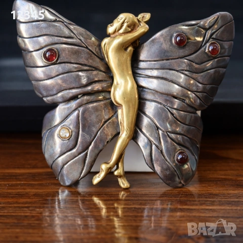 Шедьовър- стара сребърна брошка