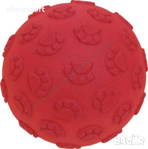 Тъмночервена гумена топка, с релефни мечешки лапички и с диаметър 20 см.
