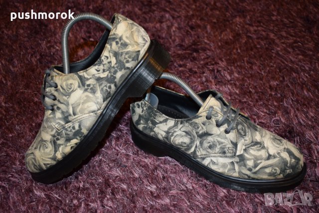 DR MARTENS Lester Black Grey Skull & Roses Print Fine Canvas shoes 38 , снимка 2 - Дамски ежедневни обувки - 34326143