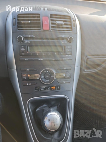 Toyota Auris Facelift - 2011г. - 6 скорости - Изключително запазена!, снимка 7 - Автомобили и джипове - 53160738