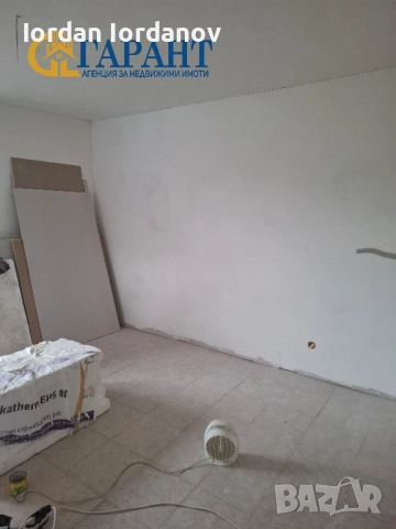 Продава се къща в с. Кошарите, Община Радомир , снимка 12 - Къщи - 52379445