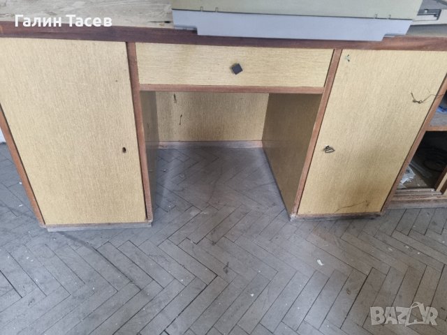 Продавам мебели-шкафове ,бюра,маси,дивани,фотьойли,табуретки и др., снимка 18 - Гардероби - 42100247