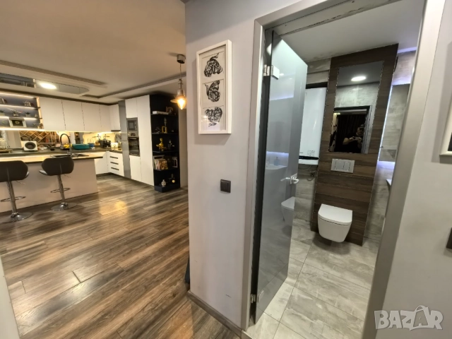 Отлично местоположение, луксозно изпълнен, напълно обзаведен и оборудван, удобно паркомясто, снимка 5 - Апартаменти - 52532564