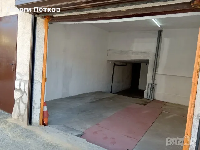 Гараж под наем 30 кв.м. в район - Център, 120 € , снимка 4 - Гаражи и паркоместа - 56070772