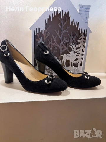 Велурени обувки