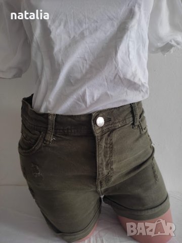 Дамски къси панталони Bershka , снимка 1 - Къси панталони и бермуди - 40490100