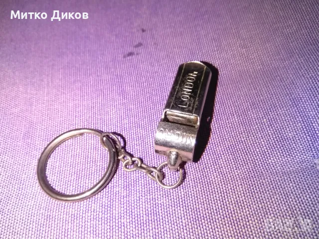 London/Балила/ полицейска свирка отлична футболна с халка за закачване, снимка 2 - Футбол - 48884401