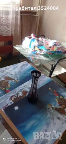 Червена кристална ваза от 70-80 те години на миналия ве.Вазазата е ръчно гравирана.к, снимка 6 - Антикварни и старинни предмети - 48352772