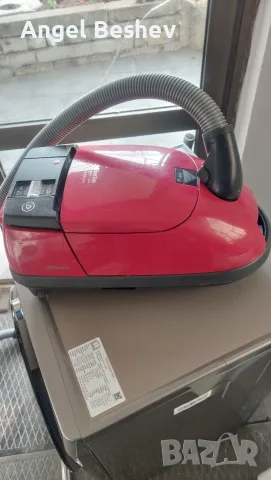 Прахосмукачка Miele S 324i-2, снимка 3 - Прахосмукачки - 55994756