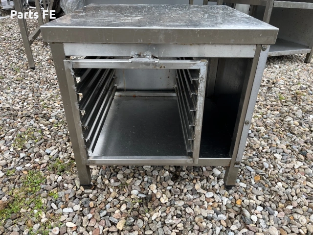 Професионална работна маса база гастро норма 1/1 , снимка 2 - Обзавеждане на кухня - 53059422