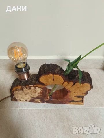Настолна лампа , снимка 3 - Настолни лампи - 50943847