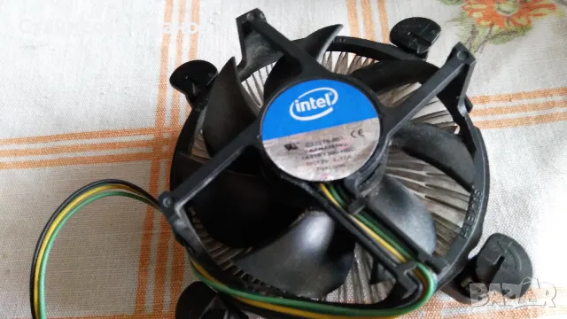 Продавам охладител за процесор